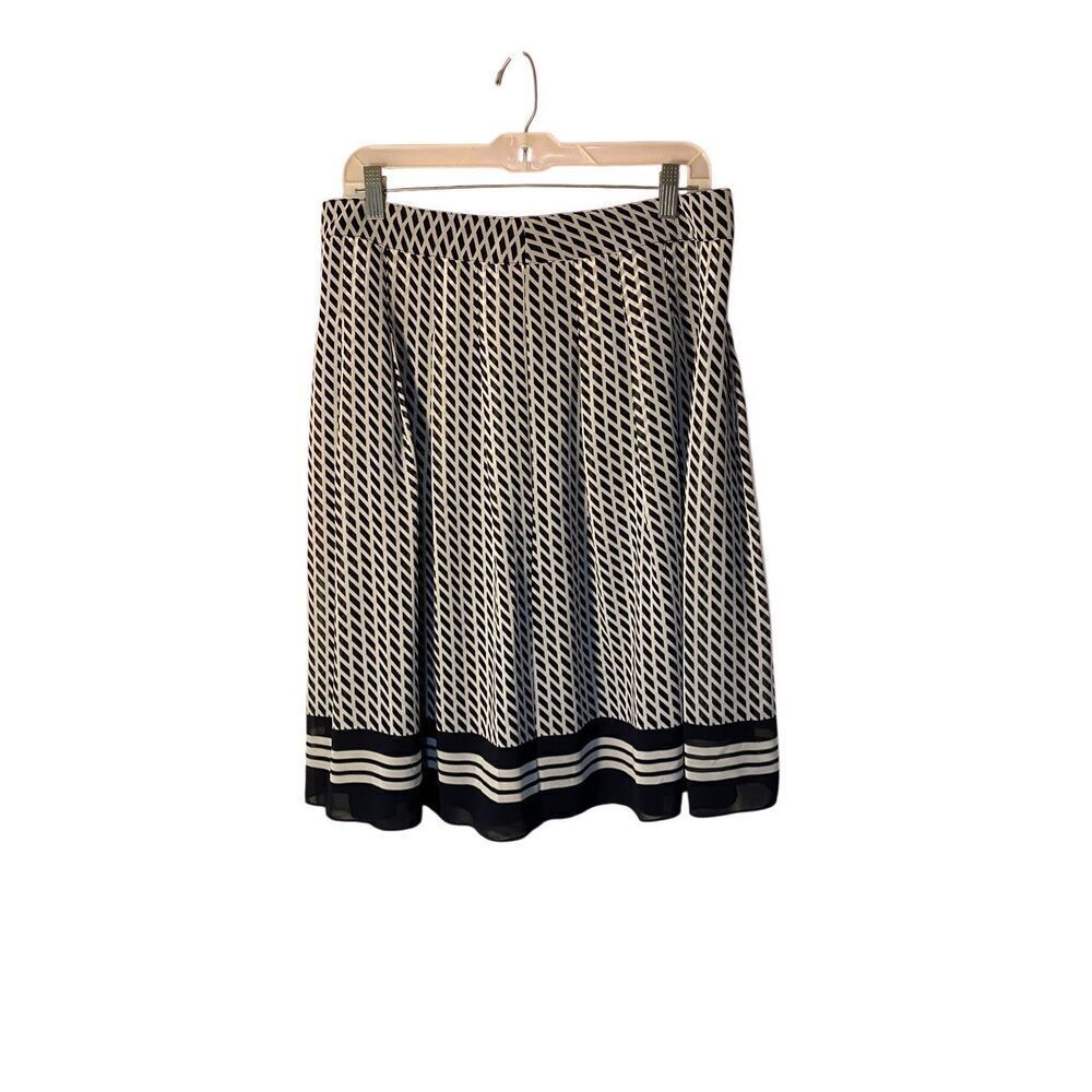 Talbots Woman’s Knee Length Blue and Cream Pleated Skirt Size 12P